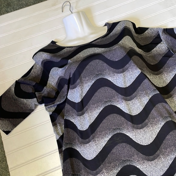 LulaRoe Jersey Geometric Printed Wave Irma Tunic Top-0919 - Picture 10 of 12